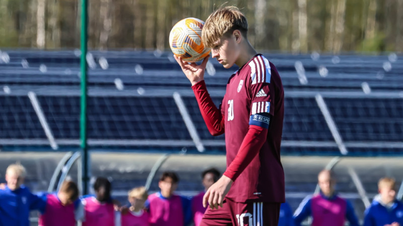 Latvijas U17 futbolisti galotnē nenotur pārsvaru pret gadu vecākiem moldāviem