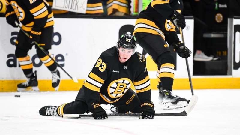 Jauneklīgs uzbrucējs tiek pie vairāk nekā 50 miljonu līguma ar Bostonas "Bruins"