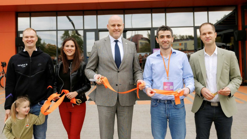 Rīgā atklāts "Tonybet Padel" klubs, pirmajā starptautiskajā festivālā startējuši arī pasaules Top 50 spēlētāji